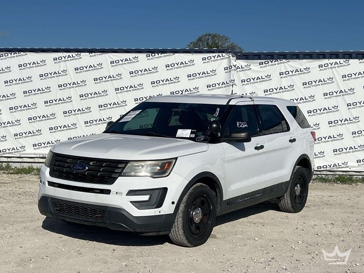 2016-ford-explorer-image-1