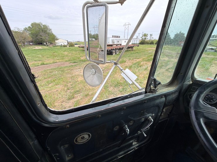 mack-cement-truck-image-32