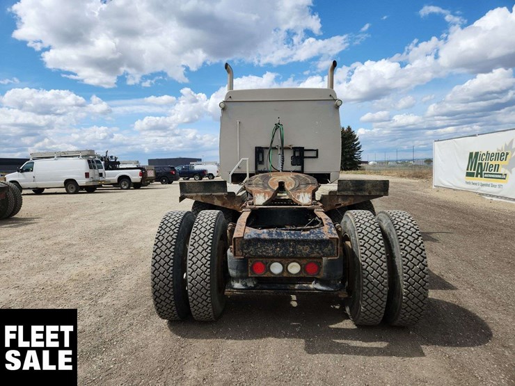 2015-western-star-4900-image-21