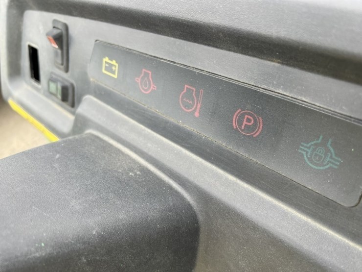 john-deere-gator-image-8