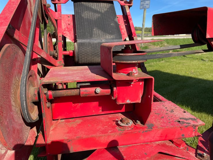 massey-ferguson-124-image-15