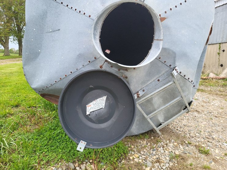 feed-bin-w/stand-image-20