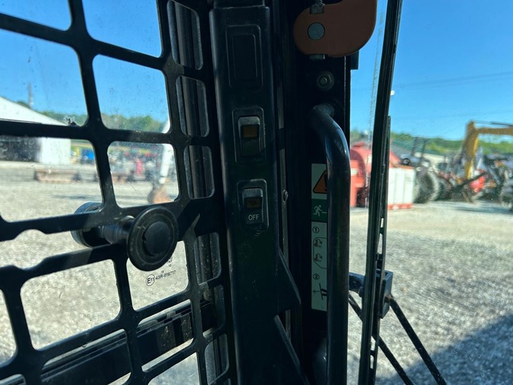2020-bobcat-t550-image-25