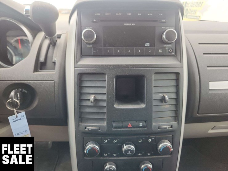 2010-dodge-grand-caravan-image-21