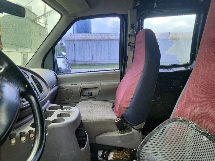 2000-ford-e250-image-55
