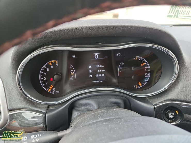 2017-jeep-grand-cherokee-image-16