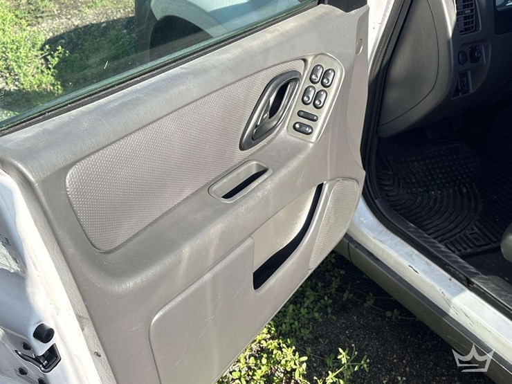 2007-ford-escape-image-11