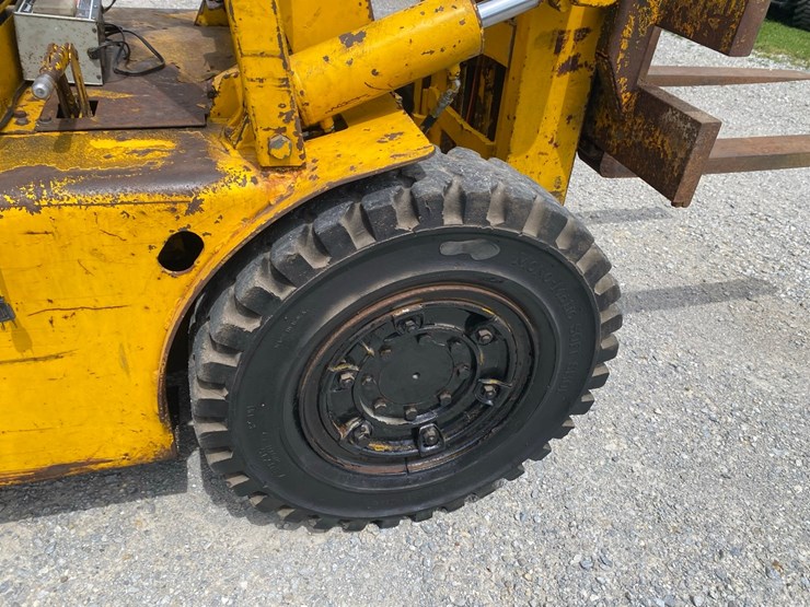 white-lp-gas-forklift.-image-21