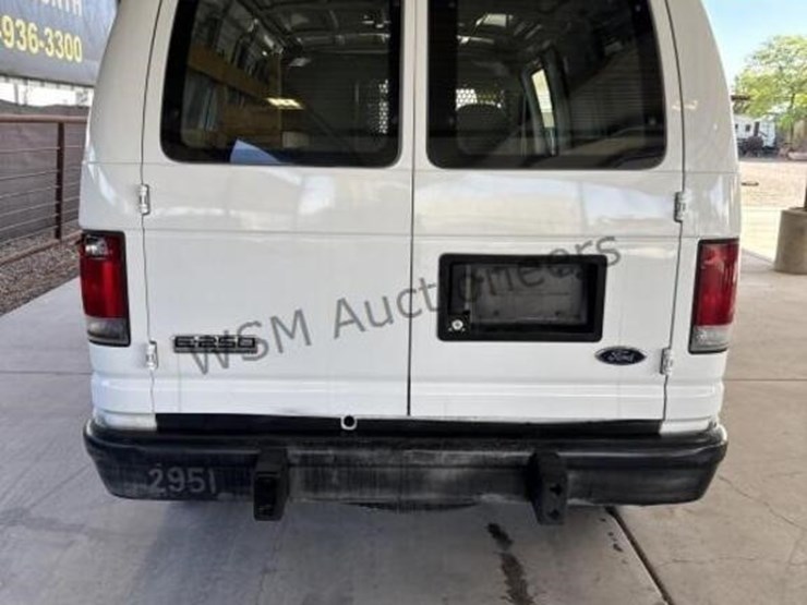 2008-ford-cargo-image-8