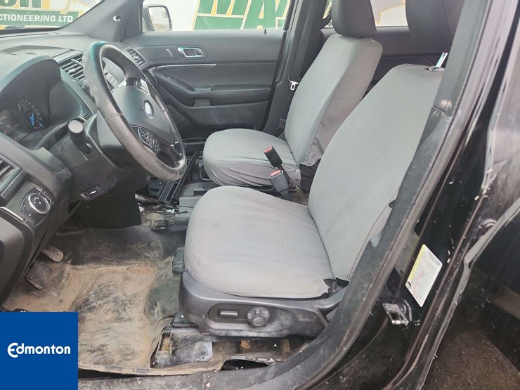 2016-ford-explorer-image-14