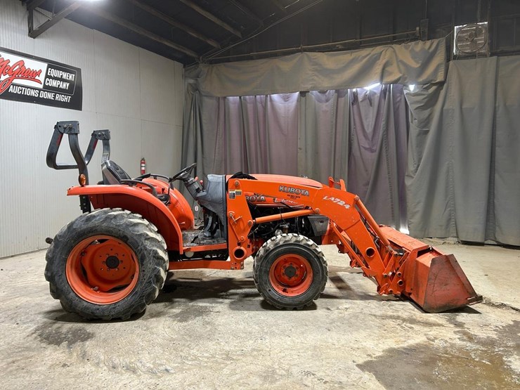 kubota-la724-image-5