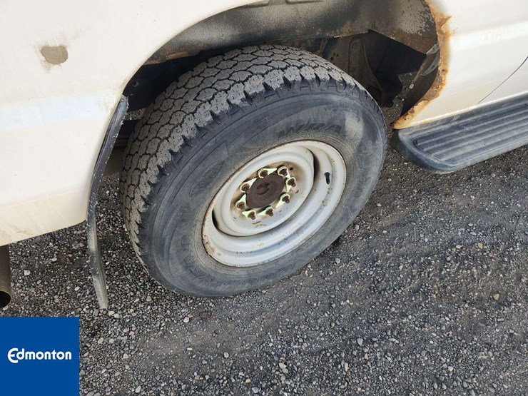 2012-ford-cargo-image-29