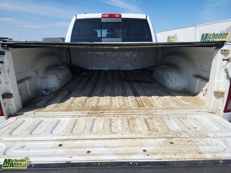 2014-dodge-1500-image-16