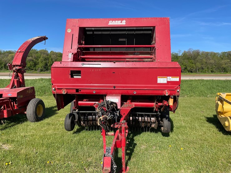 case-ih-rbx561-image-2