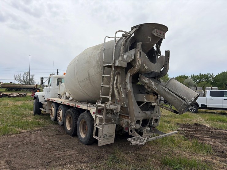 mack-cement-truck-image-6