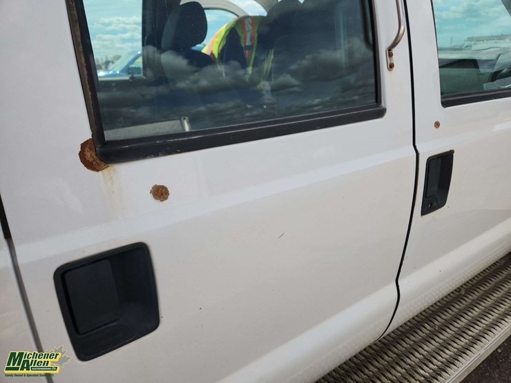 2011-ford-f550-image-52