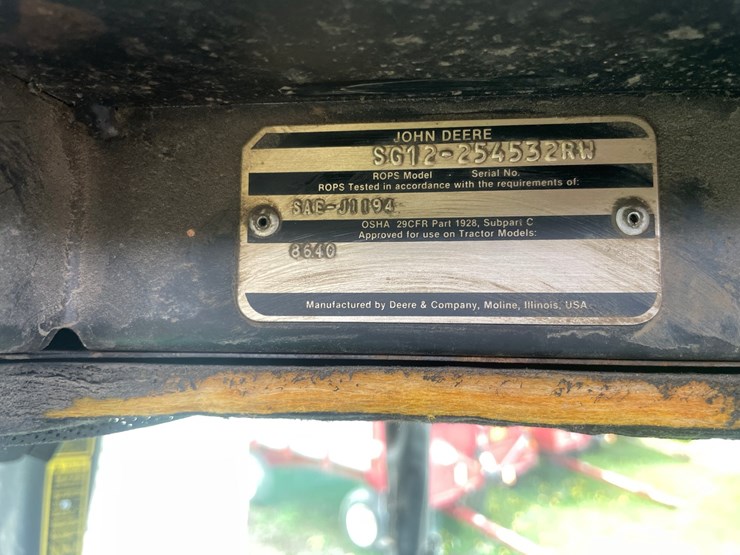 john-deere-8640-image-33