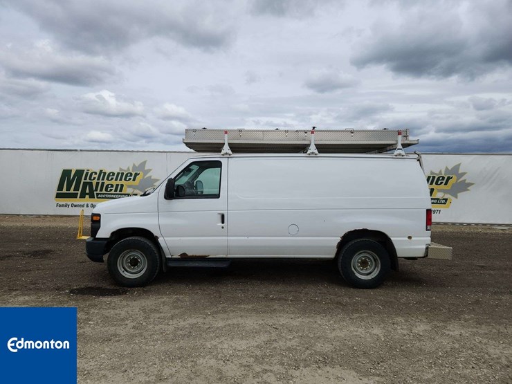 2014-ford-cargo-image-20