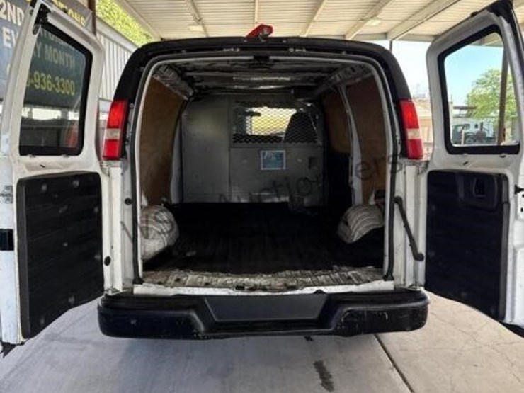 2009-chevrolet-express-1500-image-17