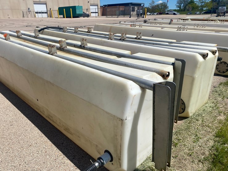 #8774-•-(2)-brine/-liquid-applicator-tanks-image-4