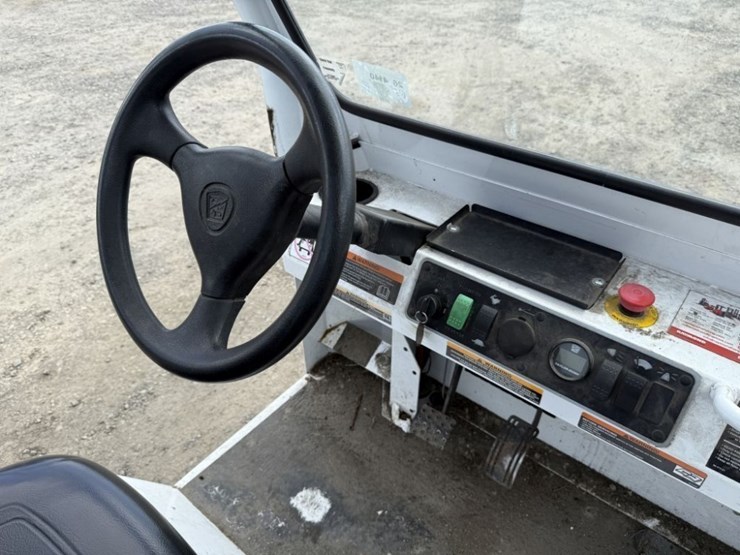 2019-taylor-dunn-bigfoot-electric-utility-cart-image-17