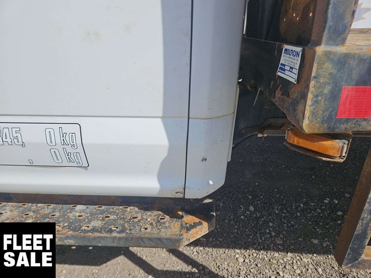 2017-ford-f550-image-13