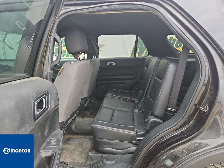 2019-ford-explorer-image-38