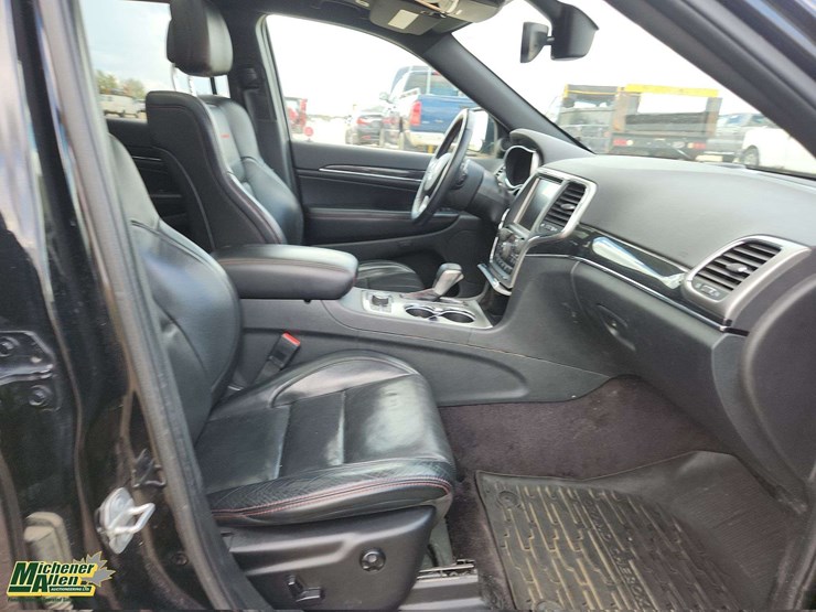 2017-jeep-grand-cherokee-image-28