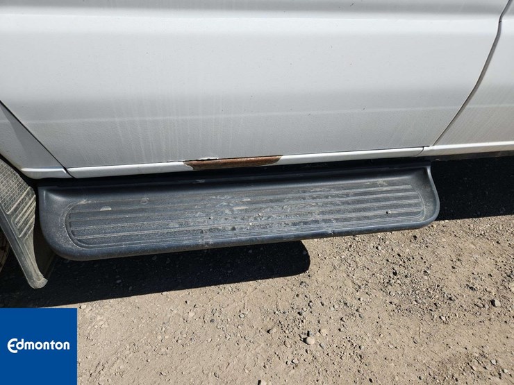 2014-ford-cargo-image-35