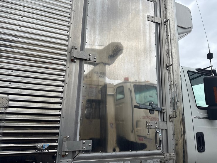 2004-international-durastar-4300-image-39