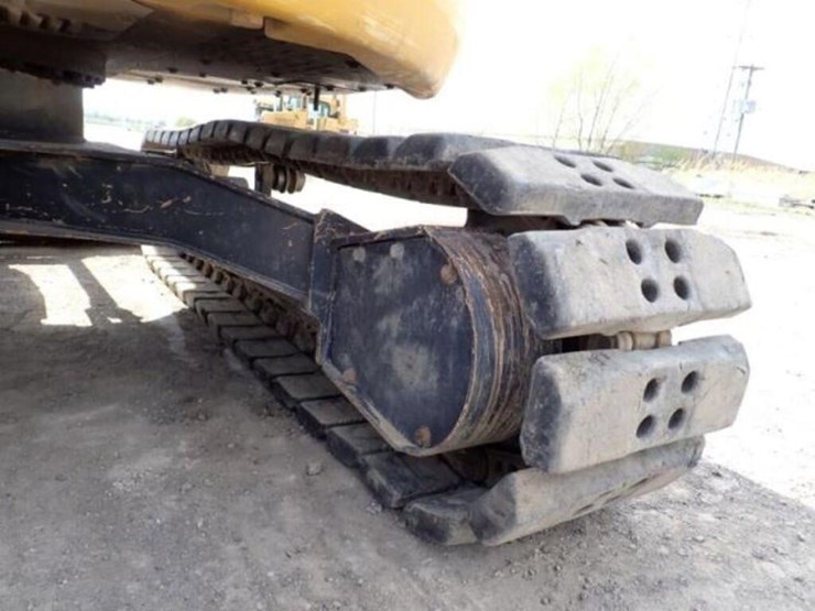 2022-deere-75g-image-50