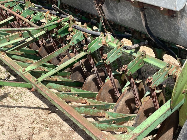 john-deere-8-image-12