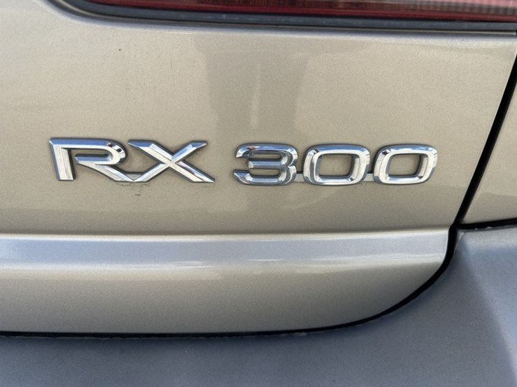 2000-lexus-rx300-image-10