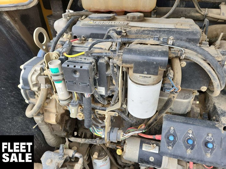 2005-caterpillar-th580b-image-22