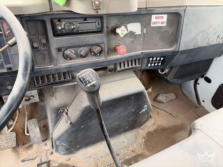 2000-international-4700-image-10