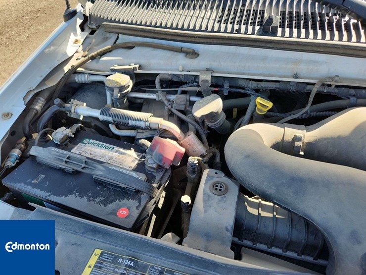 2011-ford-cargo-image-26
