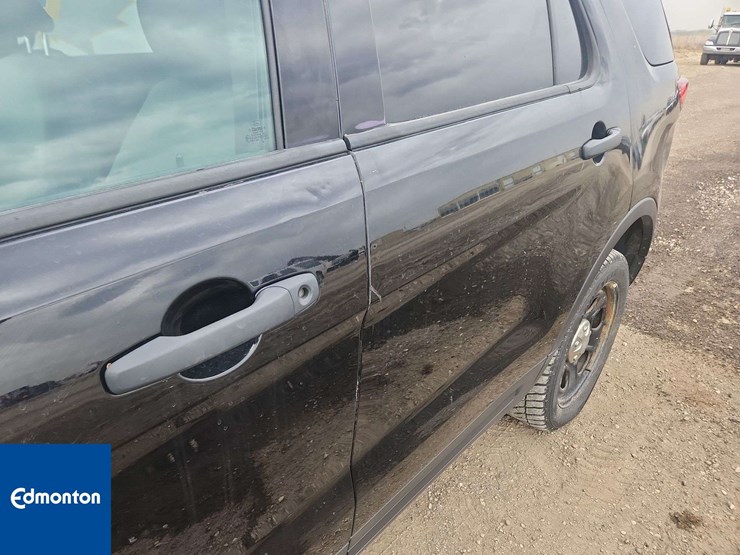 2017-ford-explorer-image-35