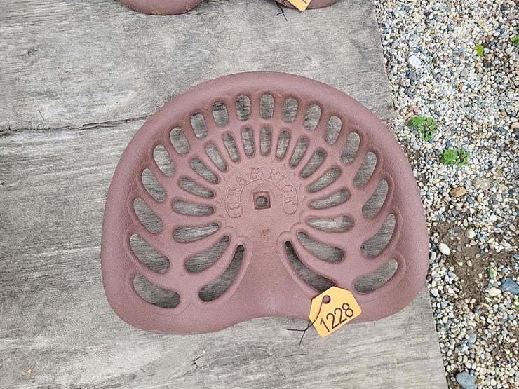 champion-antique-seat---tag-#1228-image-3