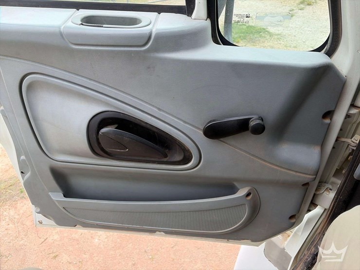 2005-international-durastar-4300-image-16