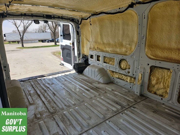 2017-ford-transit-image-31