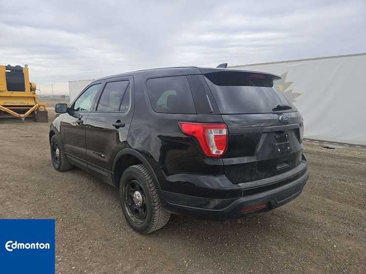 2018-ford-explorer-image-3