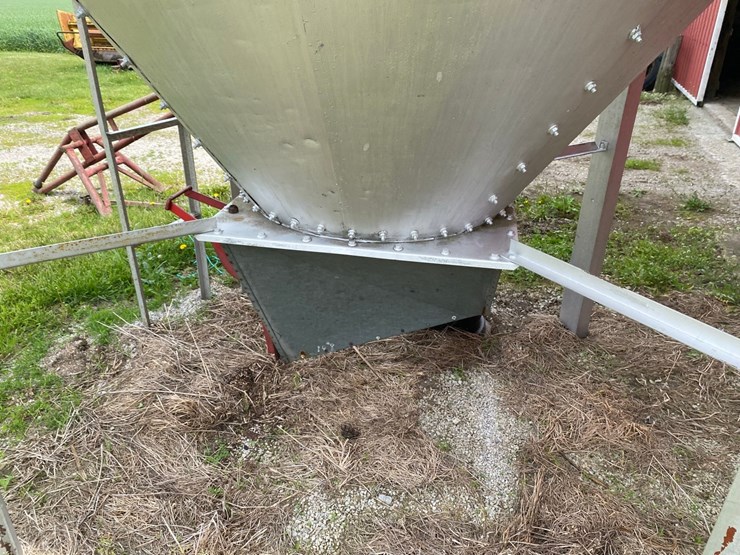 4-ton-feed-bin-image-10