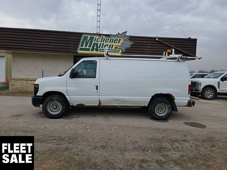 2011-ford-cargo-image-2