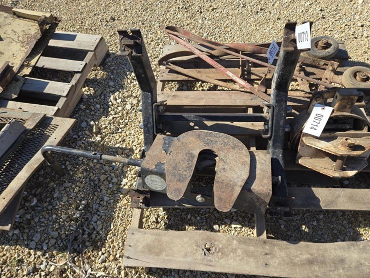 #713-•-5th-wheel-hitch-image-3