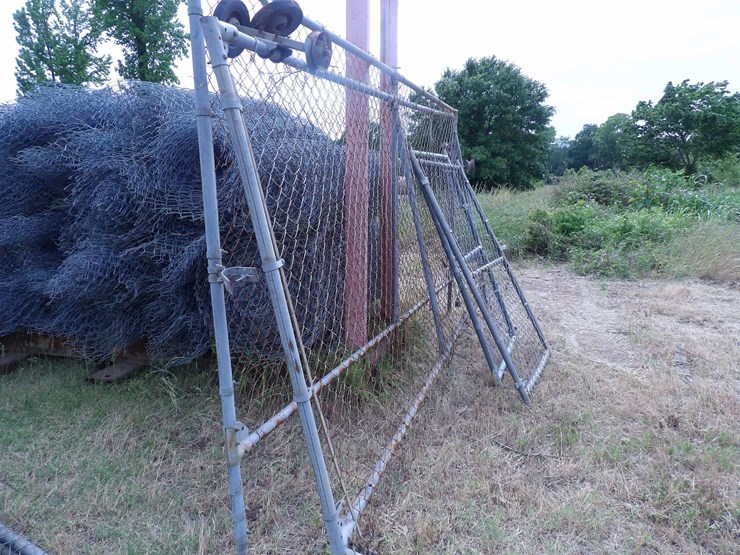#40870-•-**-~2500'-of-6'-chain-link-fence,-(10)-gates,-poles,-wire-&-misc-image-2
