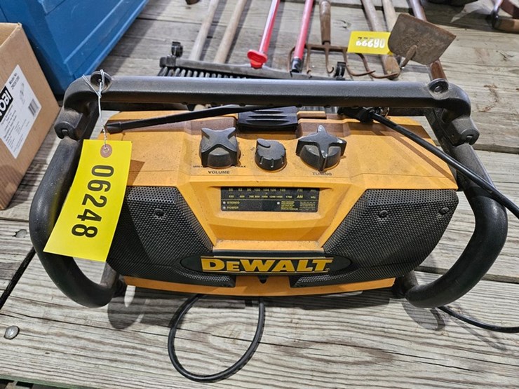 #6248-•-dewalt-radio-image-6