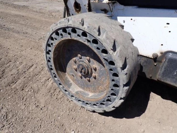 2018-bobcat-s650-image-25