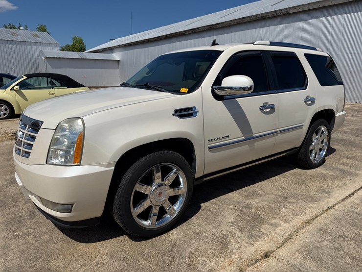2007-cadillac-escalade-image-1