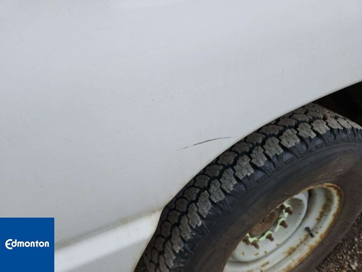 2010-ford-cargo-image-41