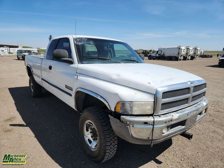 dodge-2500-image-2